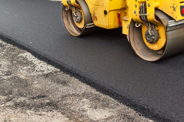 Asphalt Driveway Resurfacing in Blue Springs